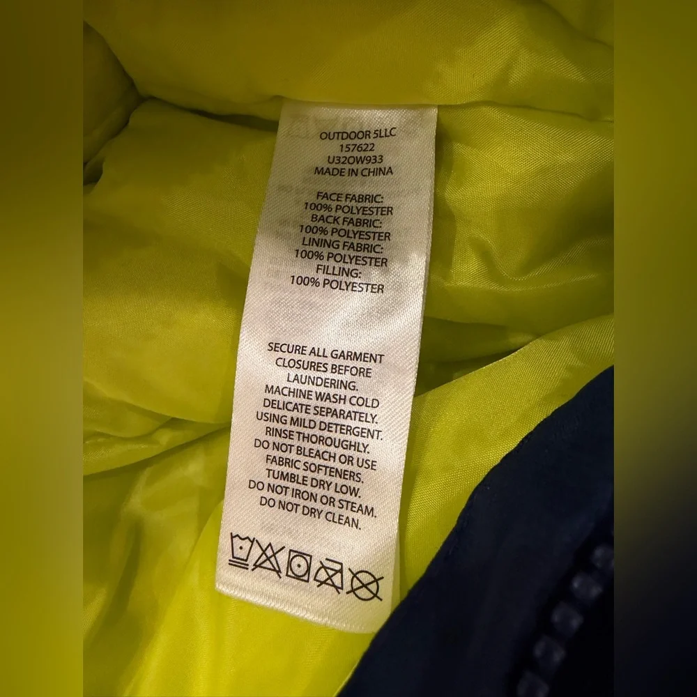 Eddie Bauer Snowsuit 4T Only worn twice. - Picture 9 of 10
